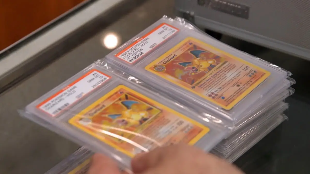 Pristine 10 Charizard in Pawn Stars